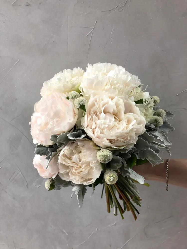 結婚花球 + 襟花 11號款式 (兩天前預訂) - 點擊查看商品詳情 結婚花球 + 襟花 11號款式 (兩天前預訂) | 御花店